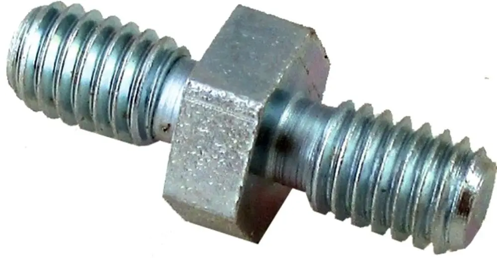 Distanzschraube mit hexagonalem Kopf und gewindeadaptierten Enden, gefertigt von Wolf, geeignet für verschiedene Anwendungen in der Befestigungstechnik.